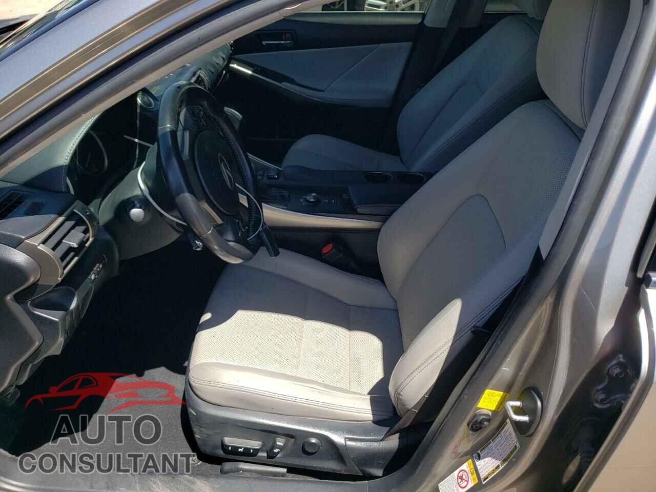 LEXUS IS 2016 - JTHBA1D28G5037543