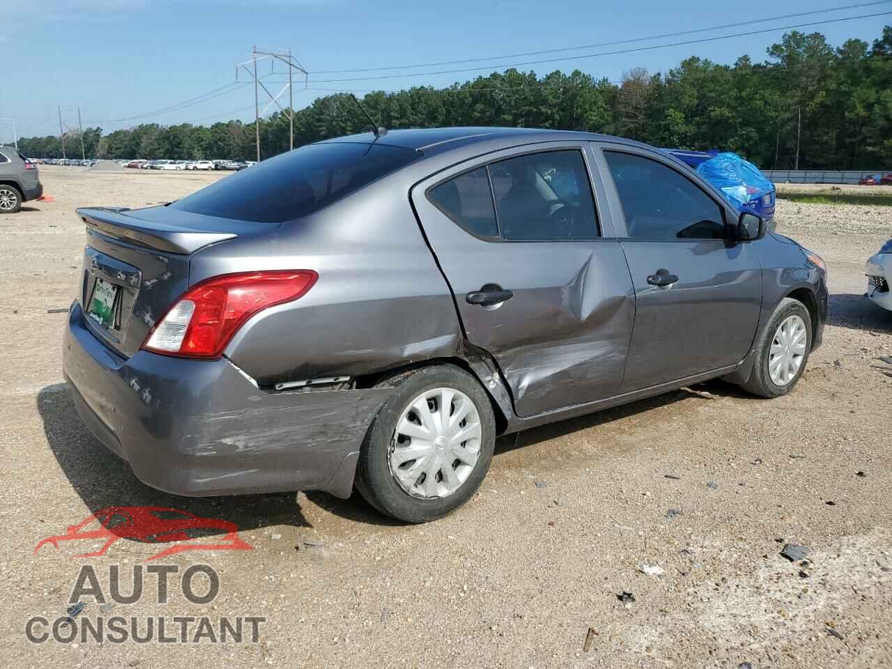 NISSAN VERSA 2017 - 3N1CN7AP3HL858938