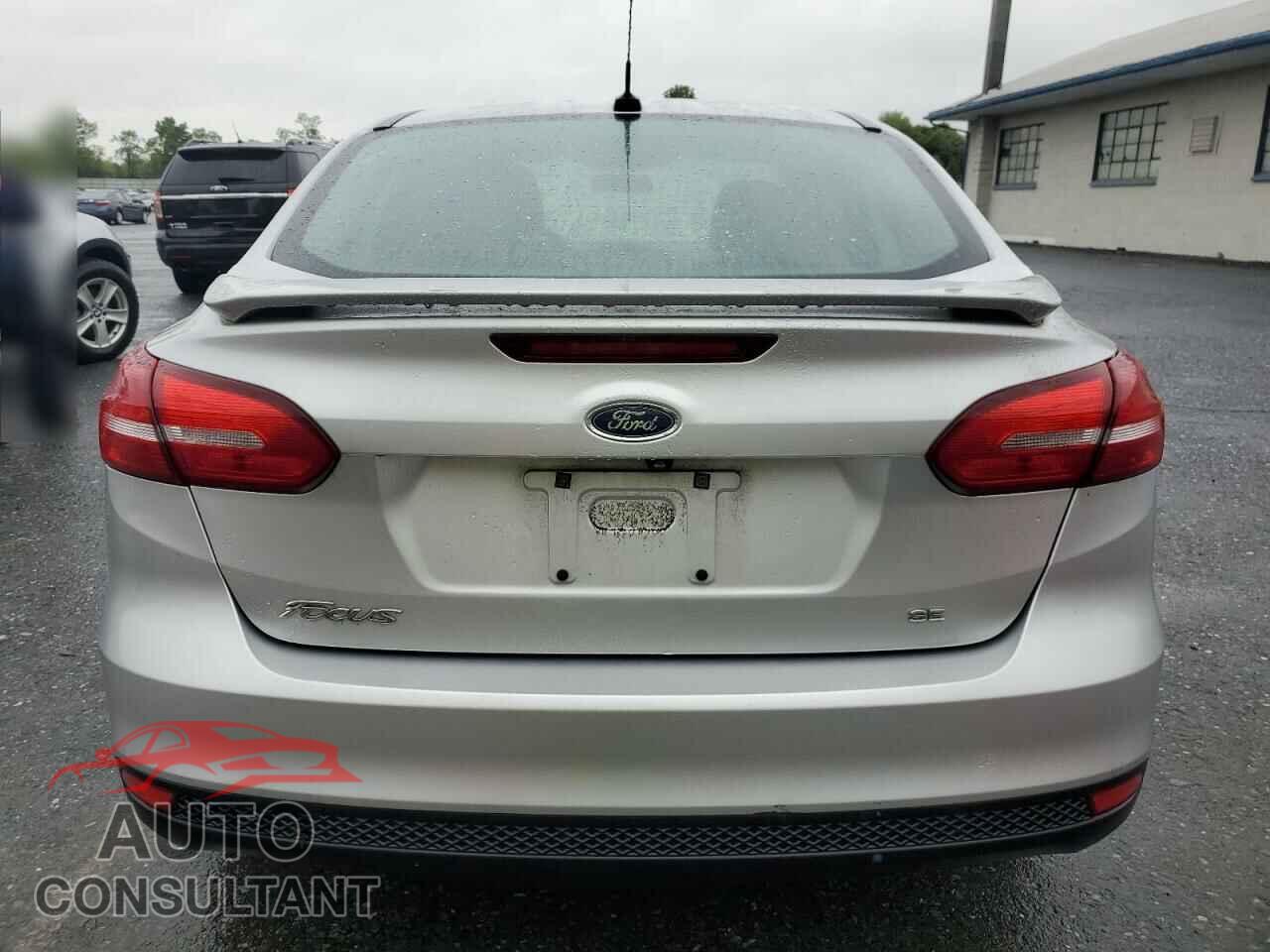 FORD FOCUS 2015 - 1FADP3F20FL214085