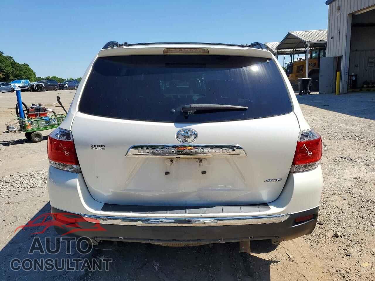 TOYOTA HIGHLANDER 2013 - 5TDBK3EH8DS269806