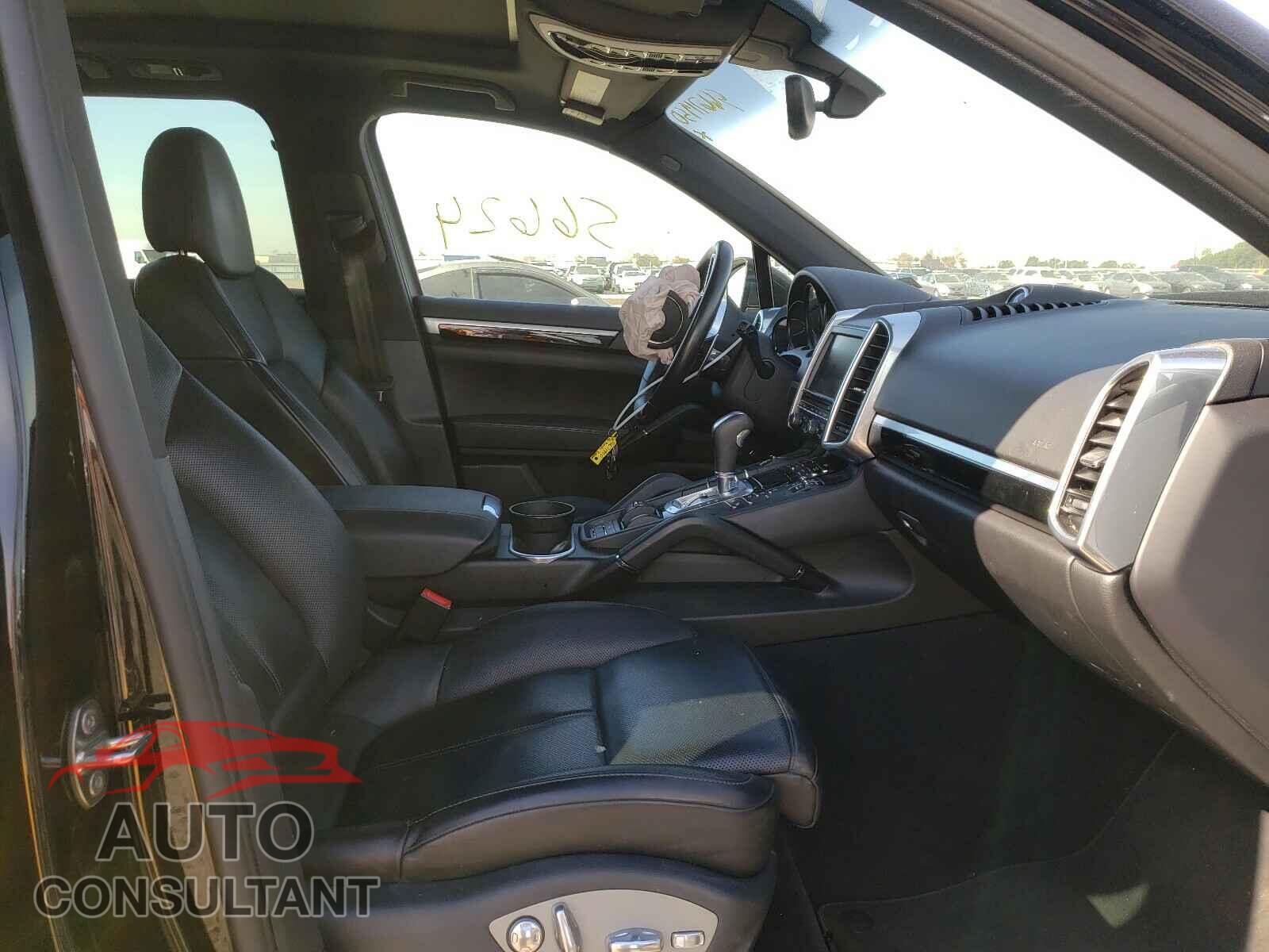 PORSCHE CAYENNE 2016 - WP1AA2A29GKA09032