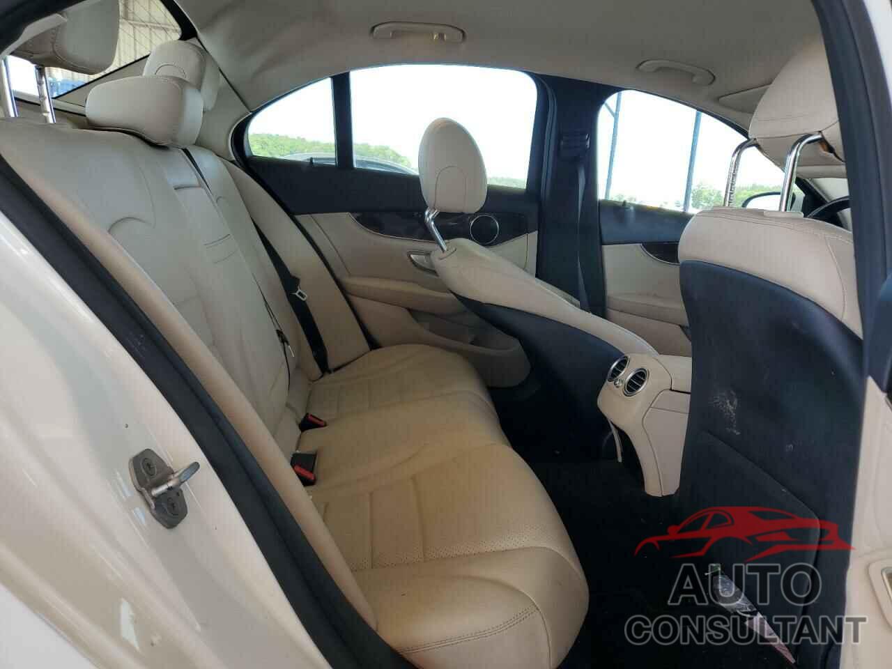 MERCEDES-BENZ C-CLASS 2015 - 55SWF4KB2FU041768
