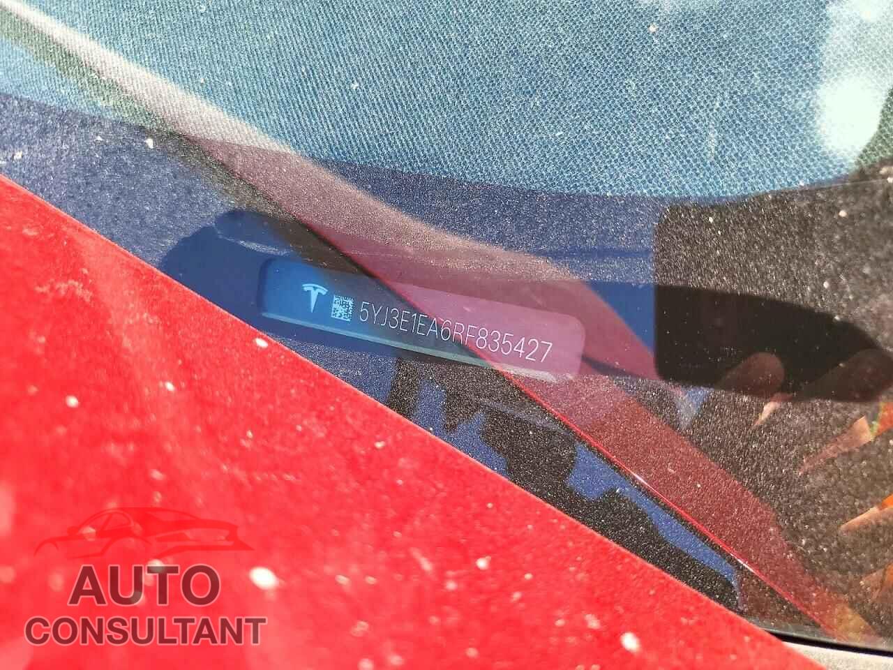 TESLA MODEL 3 2024 - 5YJ3E1EA6RF835427