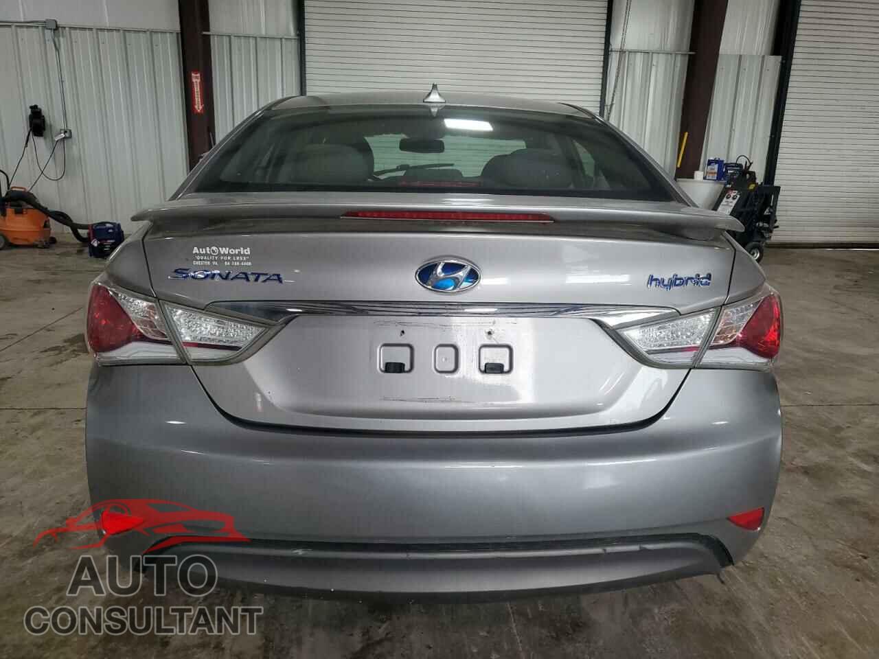 HYUNDAI SONATA 2012 - KMHEC4A48CA033456