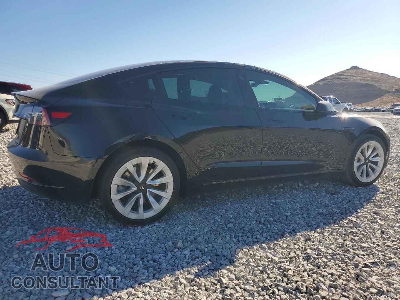 TESLA MODEL 3 2021 - 5YJ3E1EA5MF977633