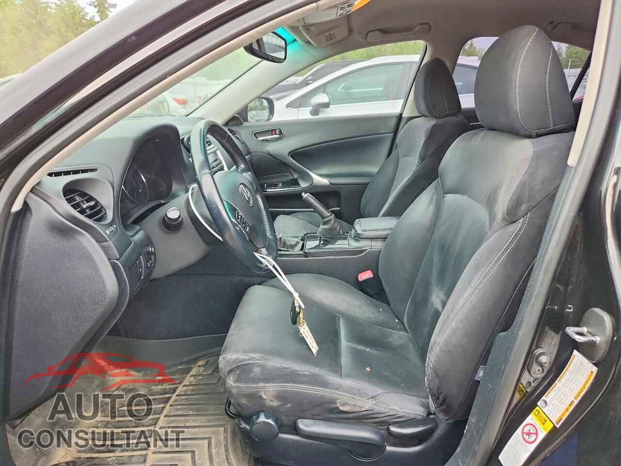 LEXUS IS 2011 - JTHBF5C23B2101279