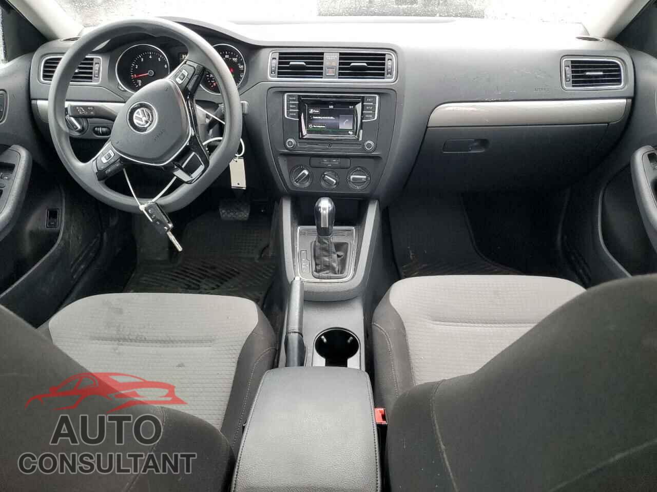 VOLKSWAGEN JETTA 2017 - 3VW2B7AJ1HM384332