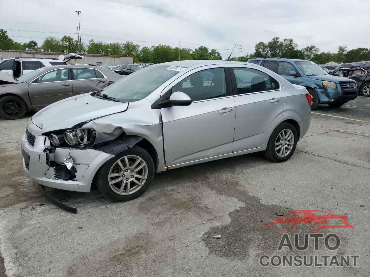 CHEVROLET SONIC 2013 - 1G1JD5SG0D4256162