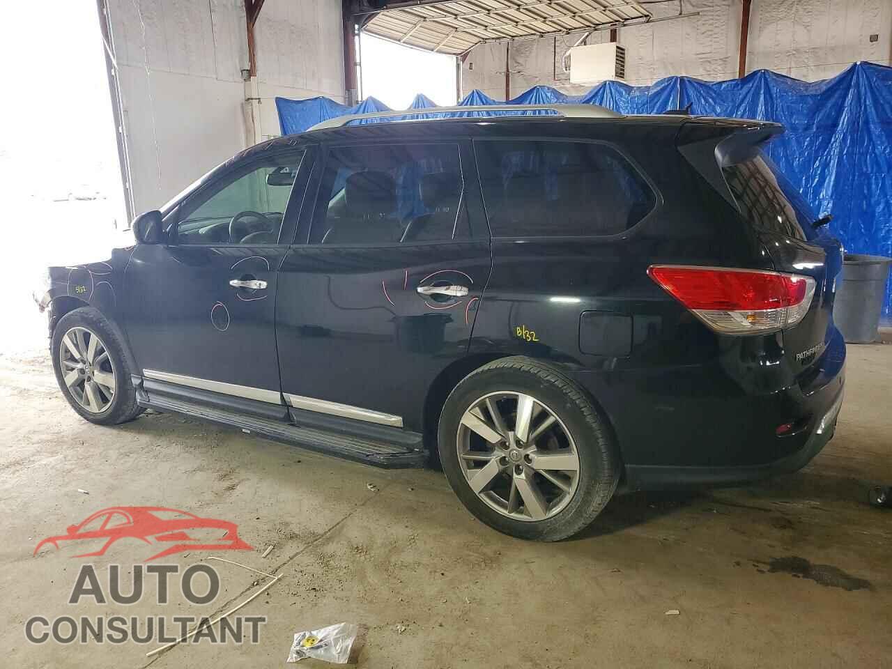 NISSAN PATHFINDER 2013 - 5N1AR2MM8DC678465