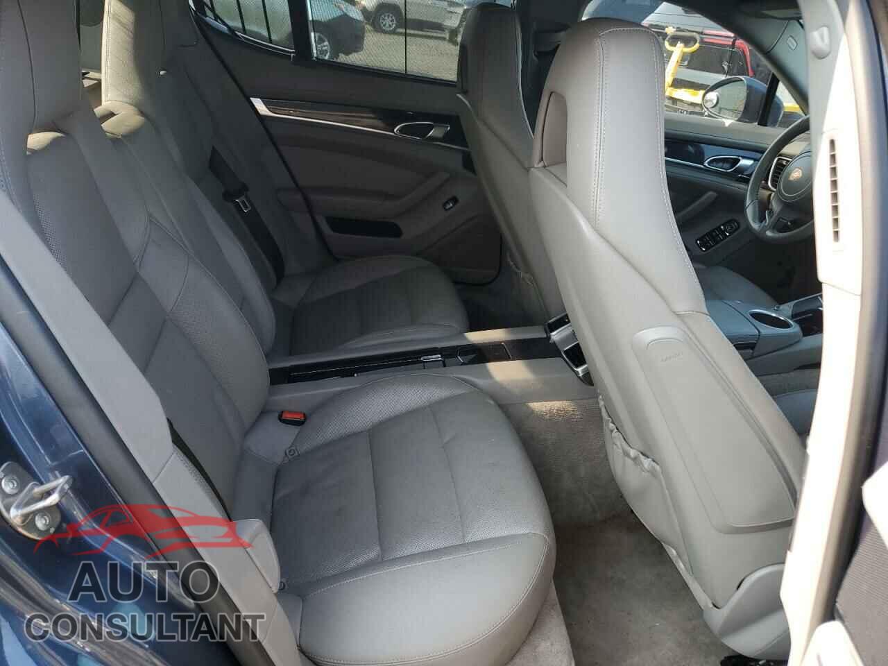 PORSCHE PANAMERA 2013 - WP0AA2A71DL011358