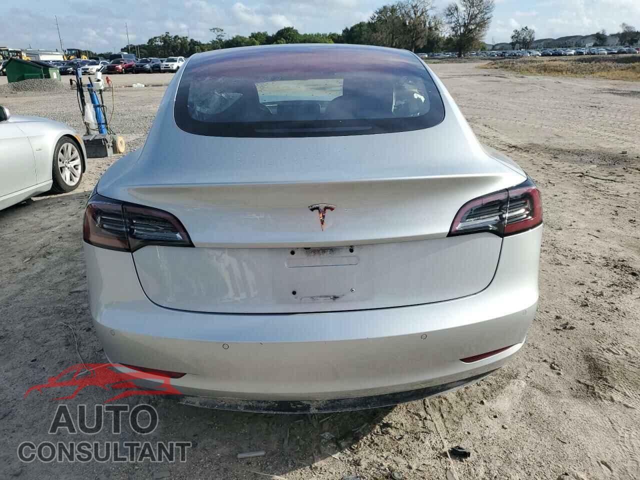 TESLA MODEL 3 2018 - 5YJ3E1EA9JF019106