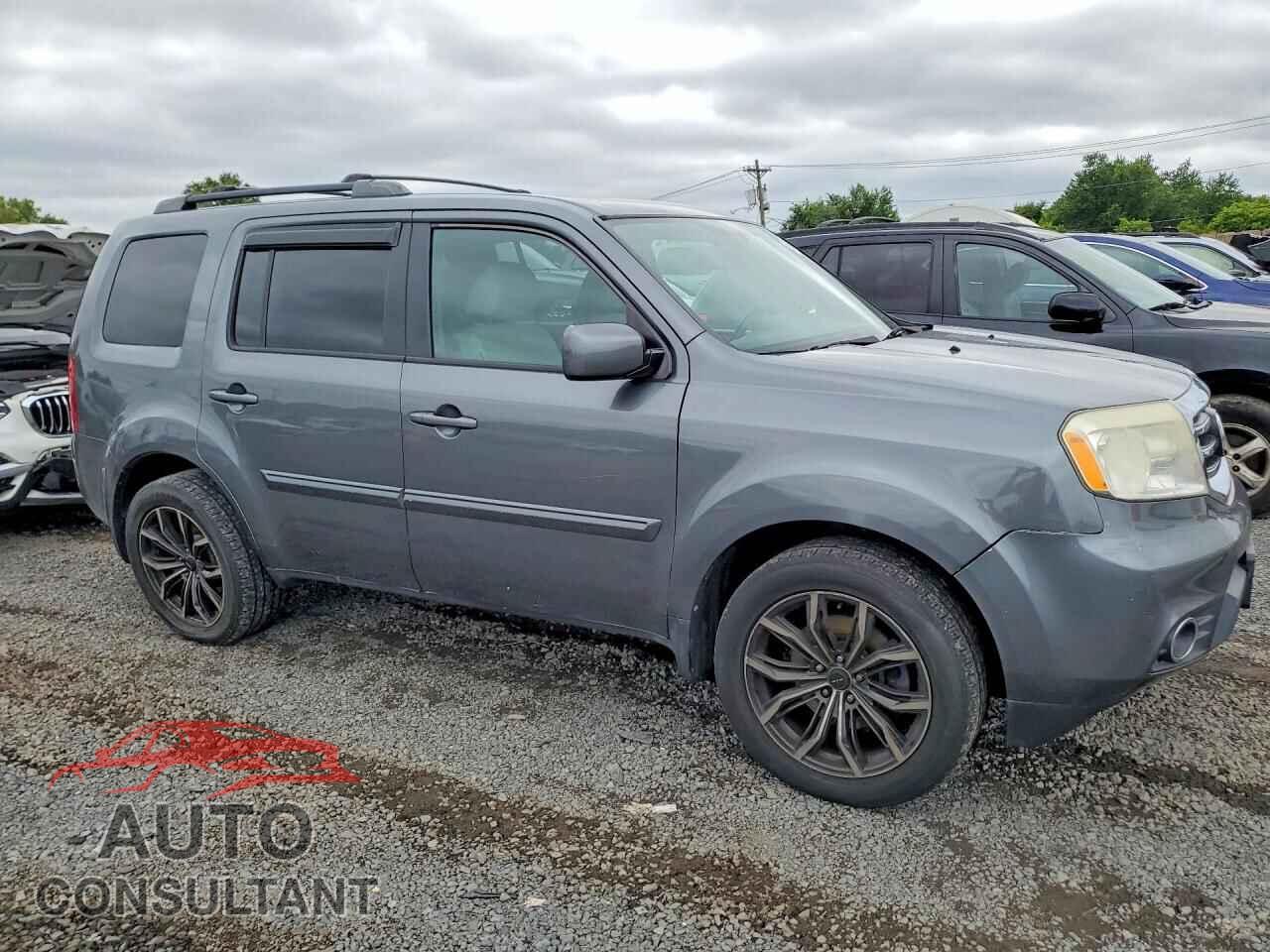 HONDA PILOT 2013 - 5FNYF4H48DB046571