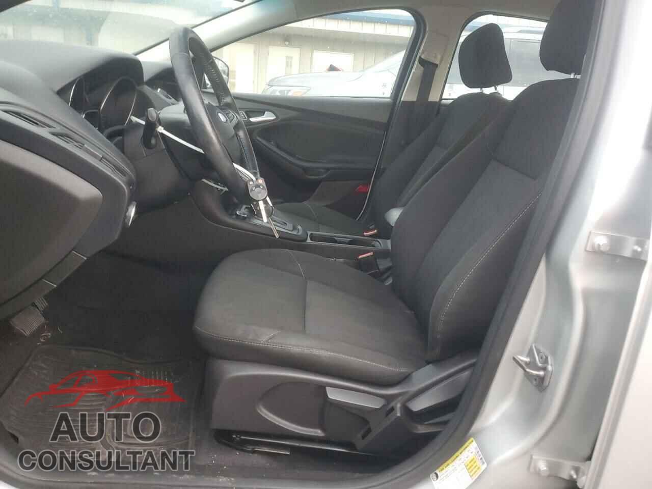 FORD FOCUS 2016 - 1FADP3F20GL281755