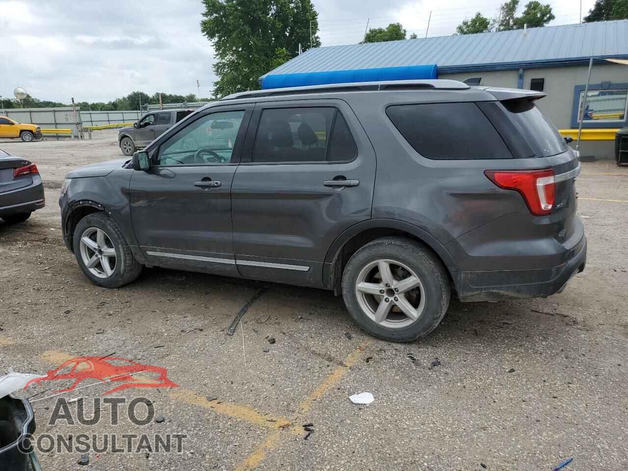 FORD EXPLORER 2018 - 1FM5K7D80JGA35621