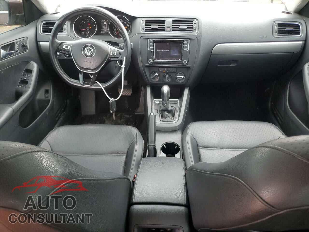 VOLKSWAGEN JETTA 2017 - 3VWDB7AJ9HM378903