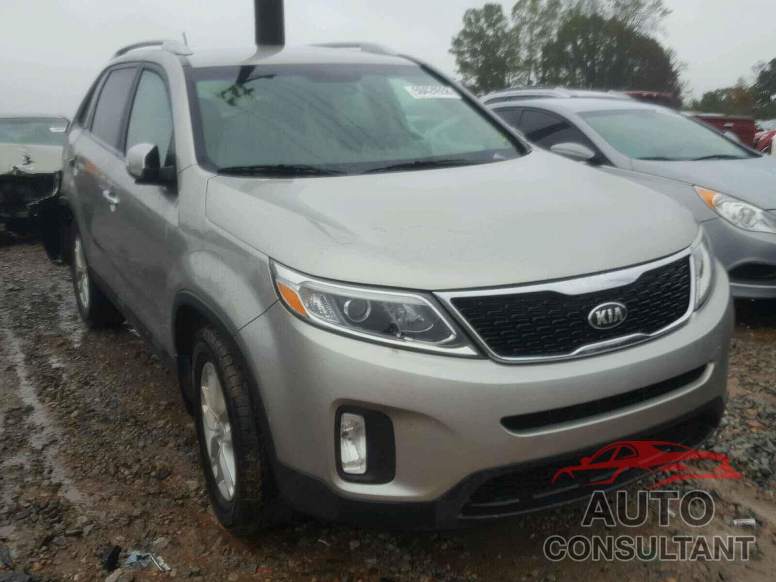 KIA SORENTO LX 2015 - 5XYKT4A70FG629943