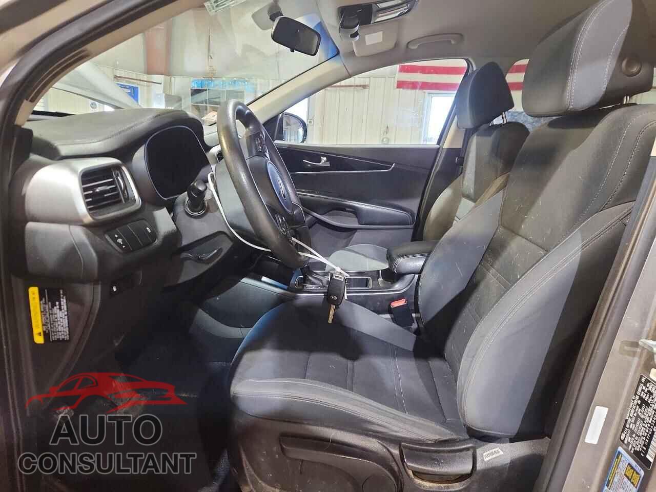 KIA SORENTO 2017 - 5XYPGDA58HG326193