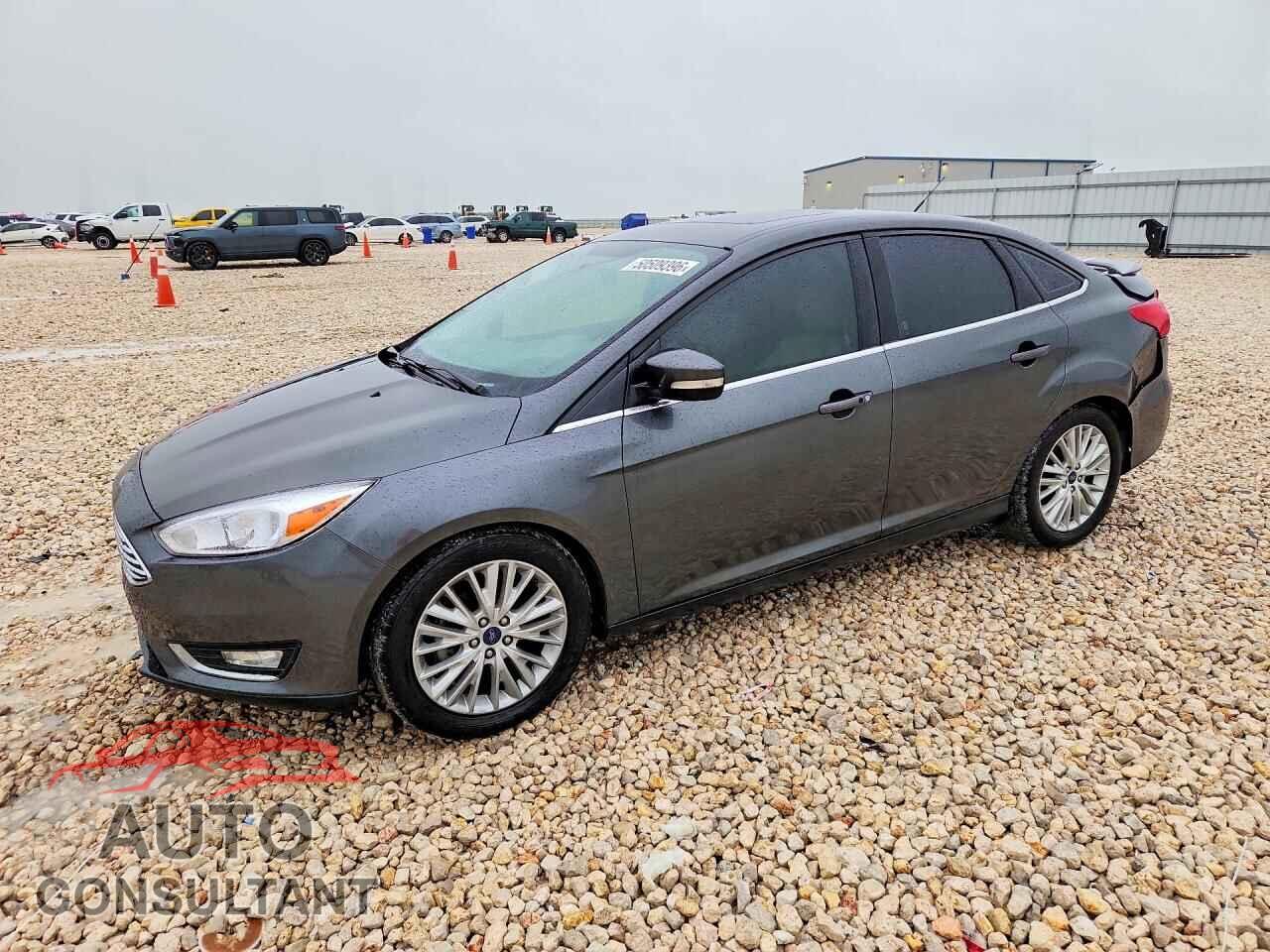 FORD FOCUS 2017 - 1FADP3J26HL272342