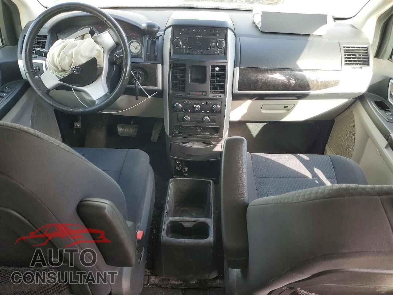 DODGE CARAVAN 2010 - 2D4RN5D10AR205000
