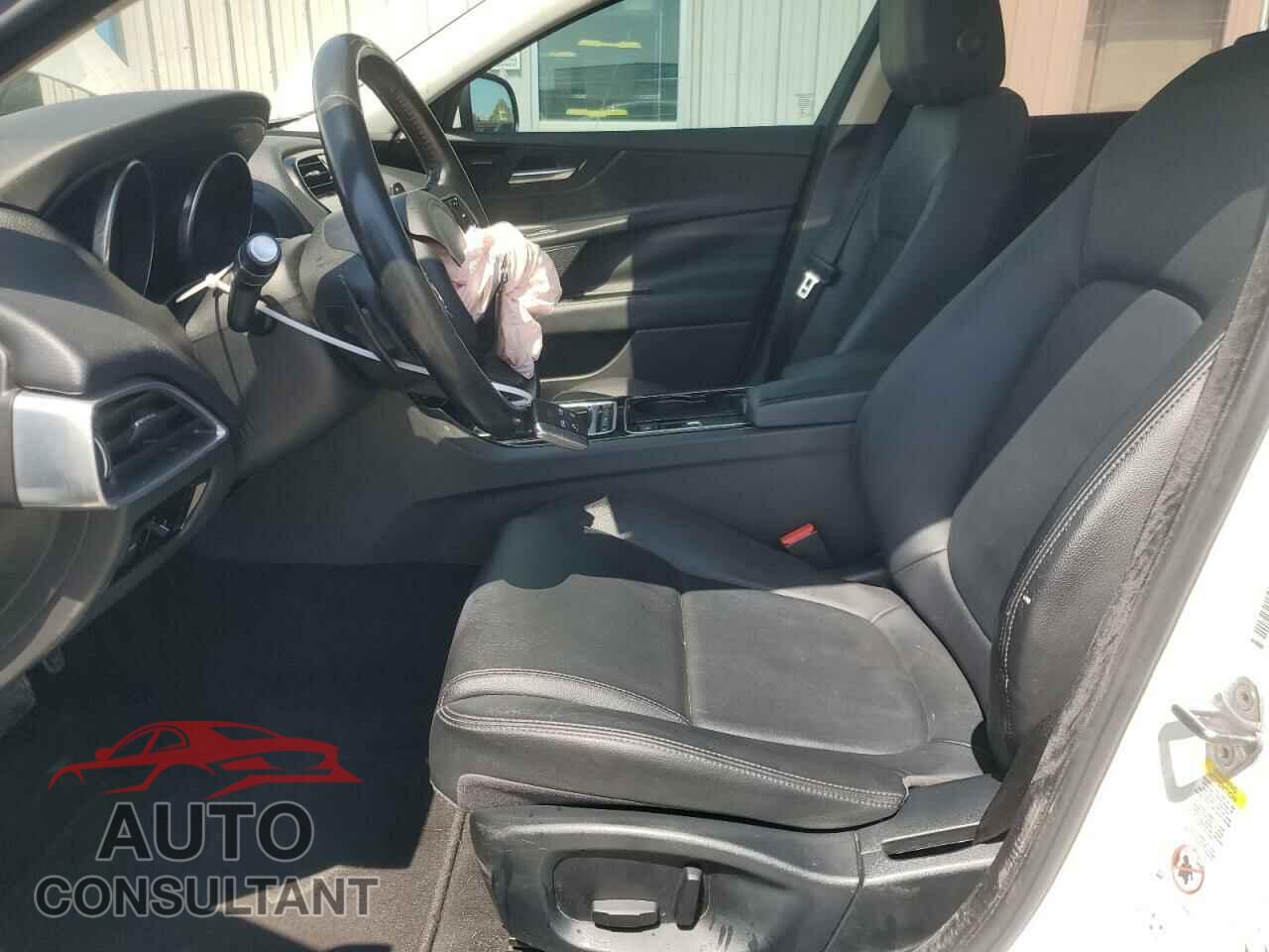 JAGUAR XE 2017 - SAJAD4BG4HA947902