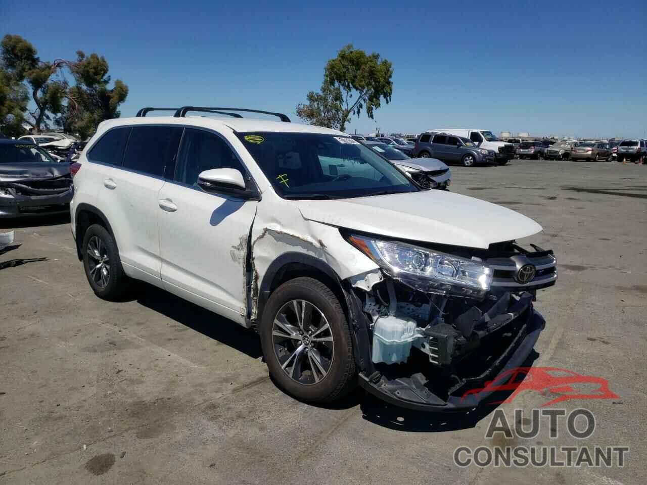 TOYOTA HIGHLANDER 2018 - 5TDZARFH9JS038766