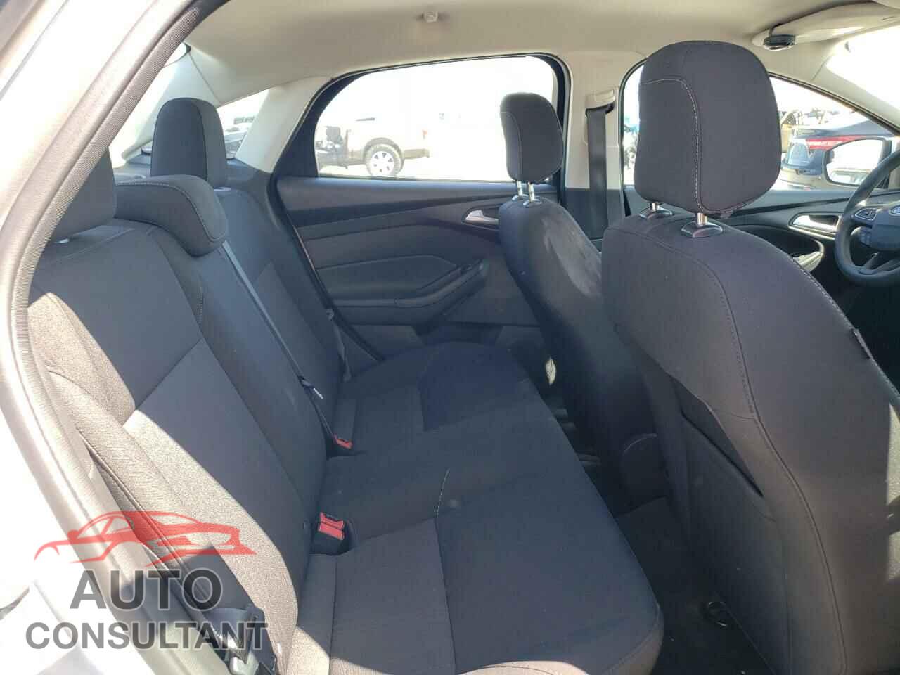 FORD FOCUS 2018 - 1FADP3F20JL291404