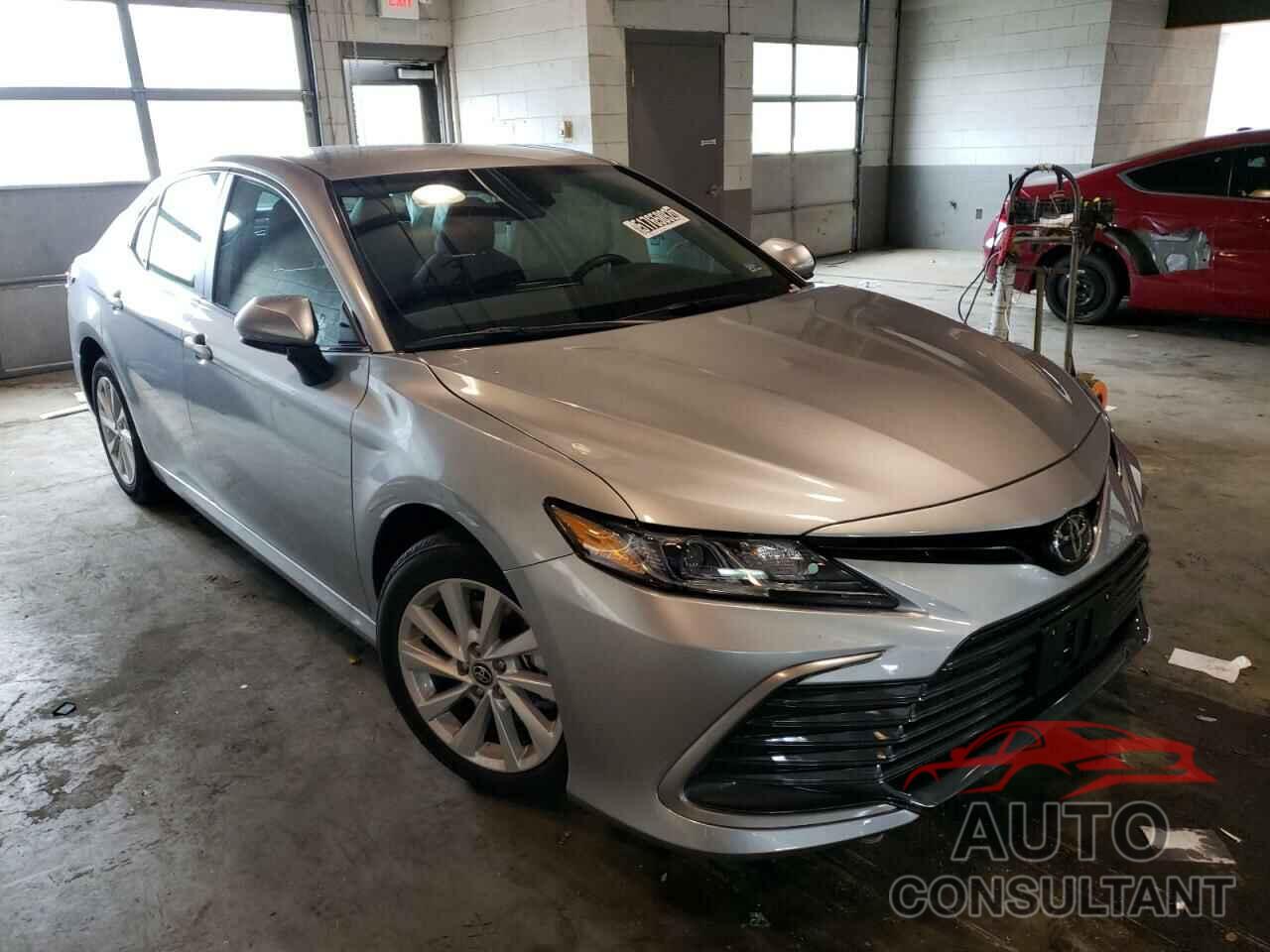 TOYOTA CAMRY 2022 - 4T1C11AK8NU687630