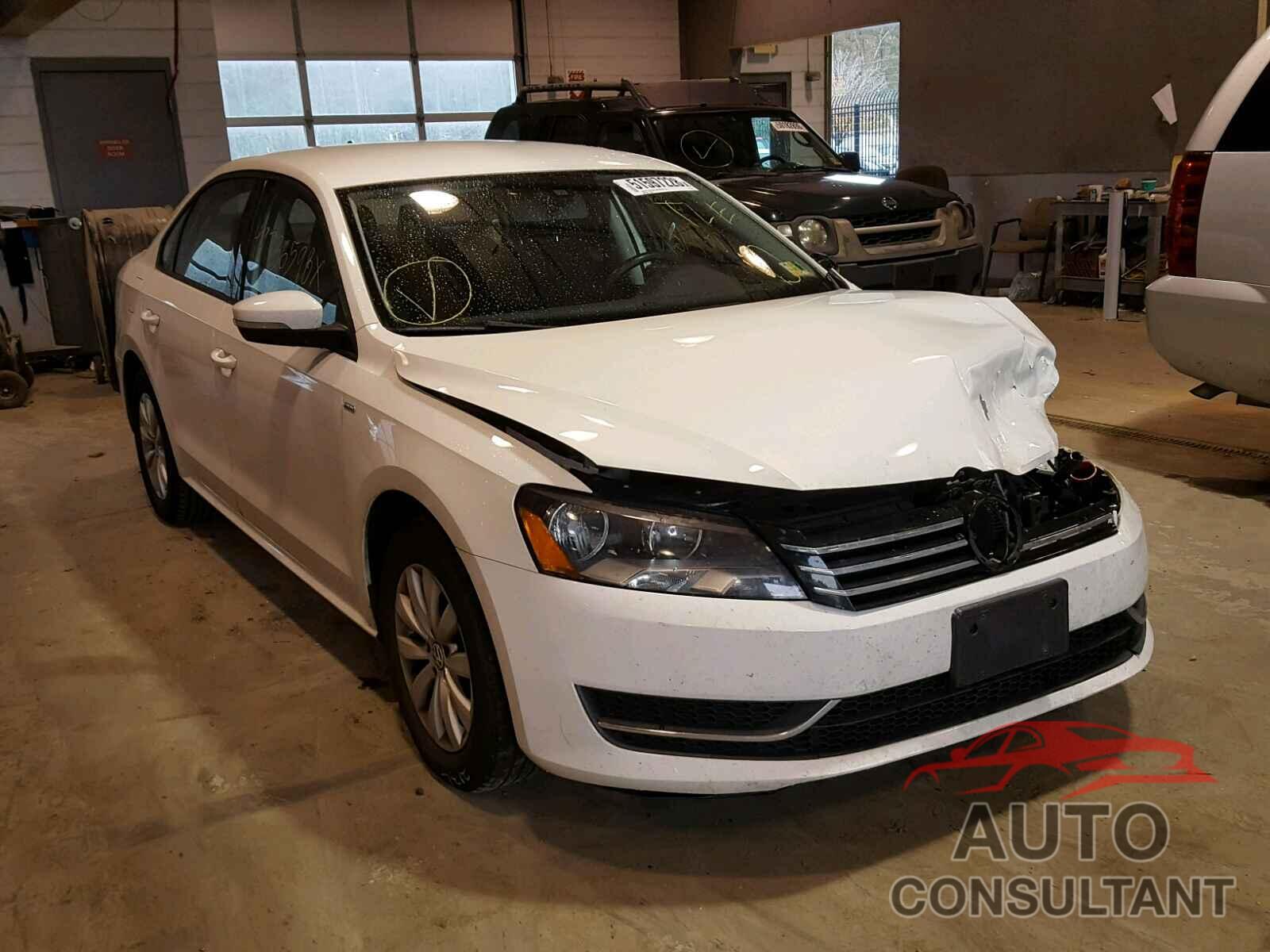 VOLKSWAGEN PASSAT 2015 - 1VWAT7A30FC027832