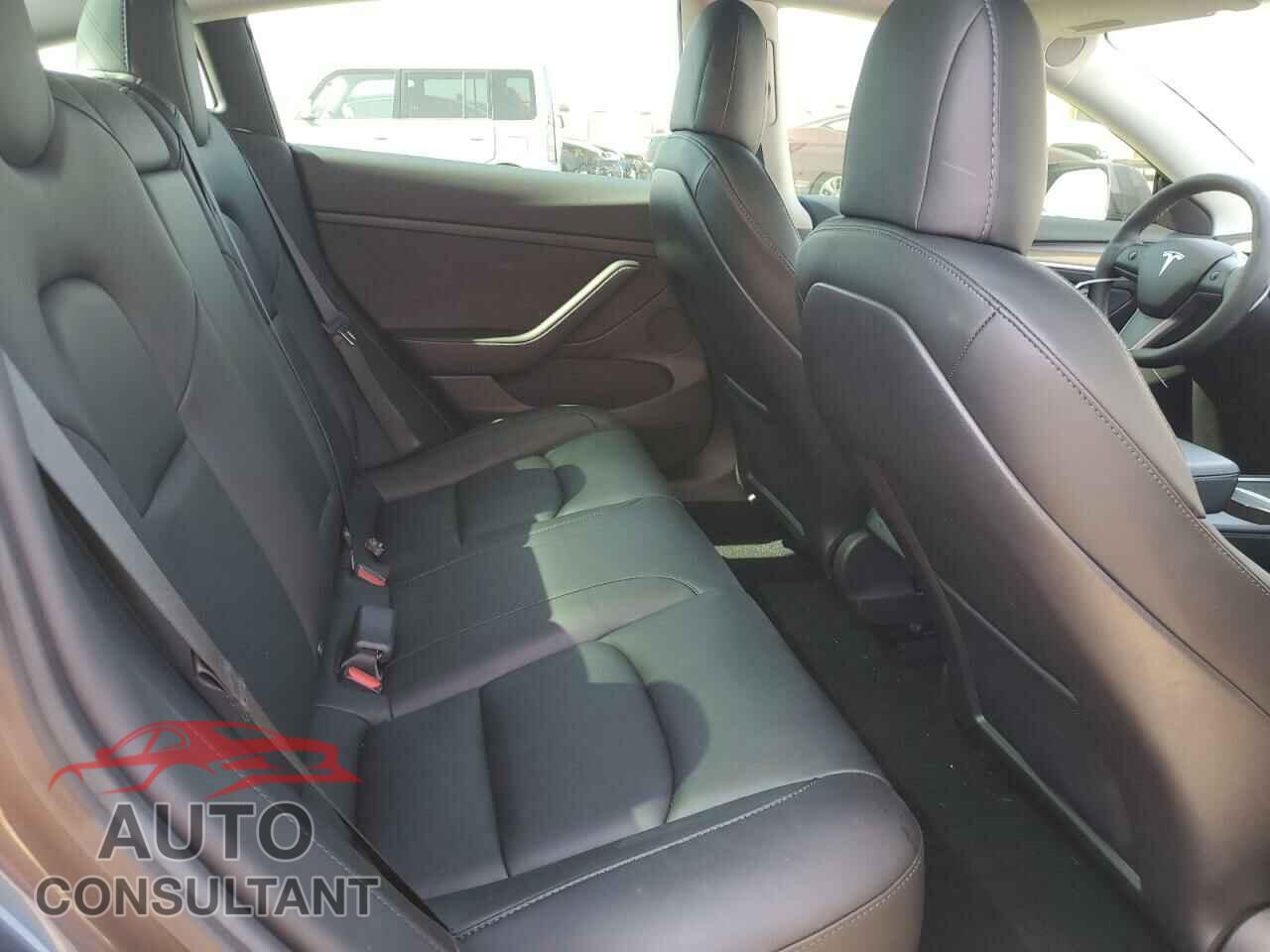 TESLA MODEL 3 2021 - 5YJ3E1EA5MF018054
