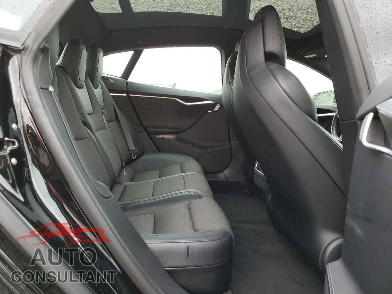 TESLA MODEL S 2017 - 5YJSA1E26HF208208
