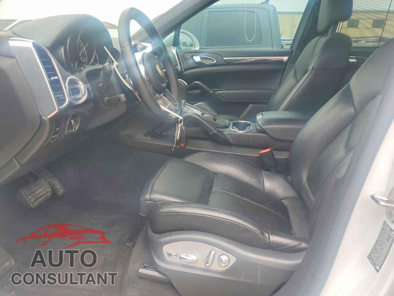 PORSCHE CAYENNE 2018 - WP1AA2A29JKA02606