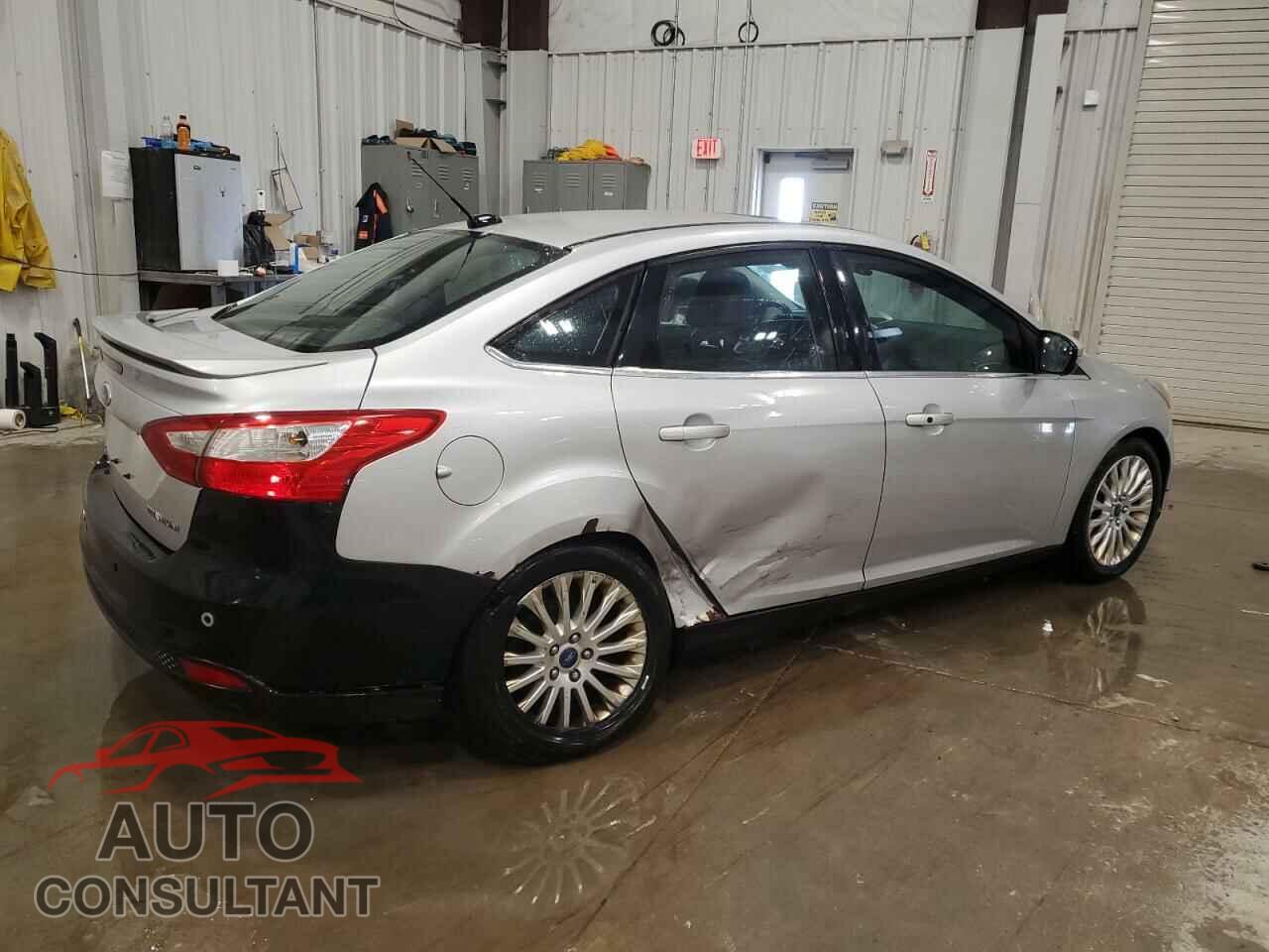 FORD FOCUS 2012 - 1FAHP3J2XCL266036