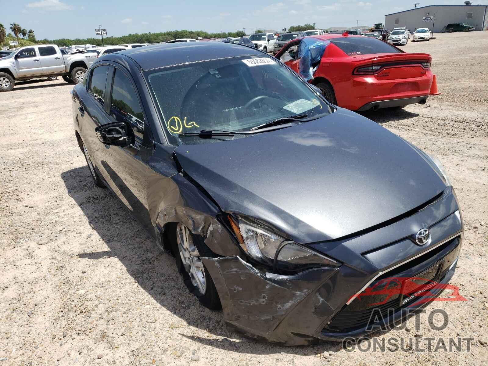 TOYOTA YARIS 2017 - 3MYDLBYV8HY158643