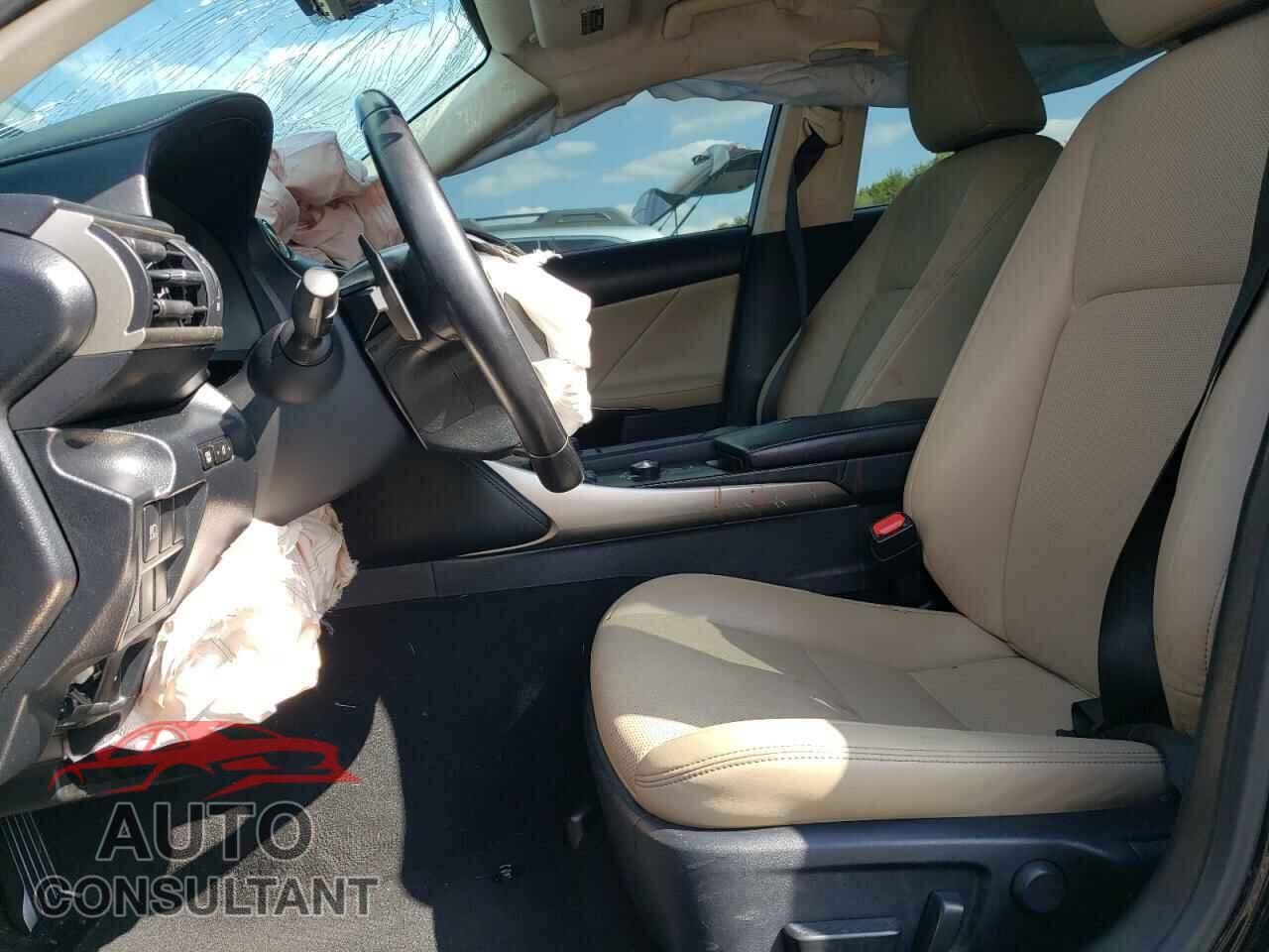 LEXUS IS 2019 - JTHC81D29K5034255