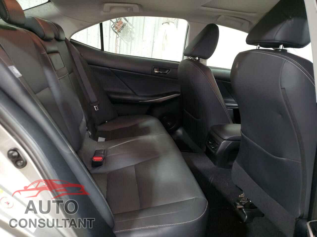 LEXUS IS 2015 - JTHCF1D29F5019038