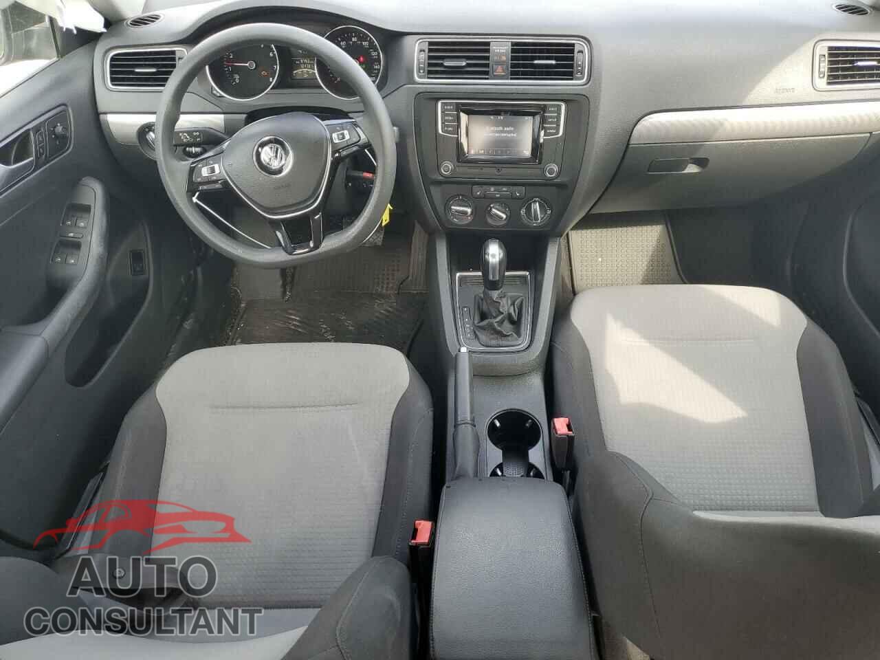 VOLKSWAGEN JETTA 2017 - 3VW2B7AJ5HM366481