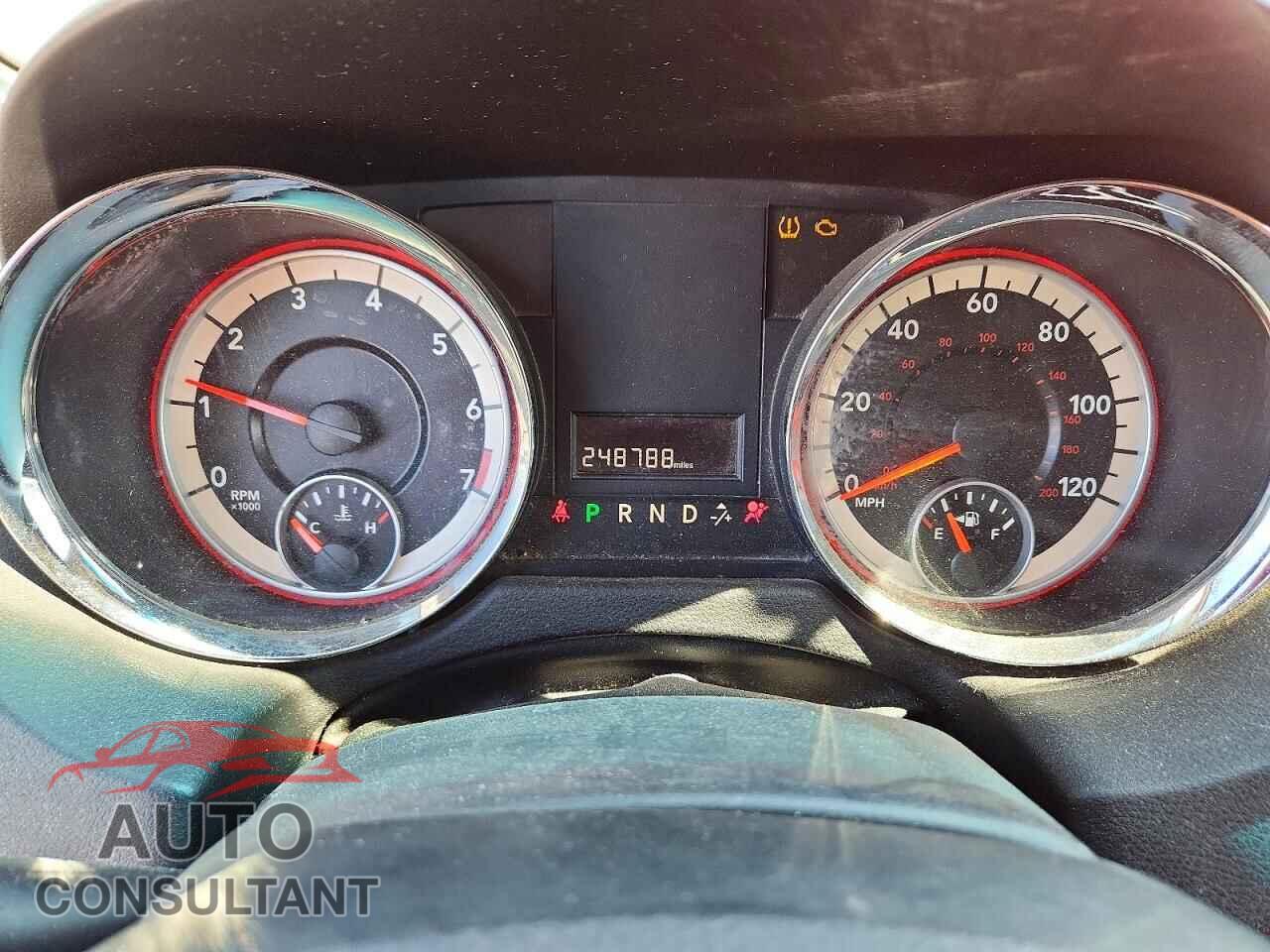 DODGE CARAVAN 2013 - 2C4RDGCG6DR611014