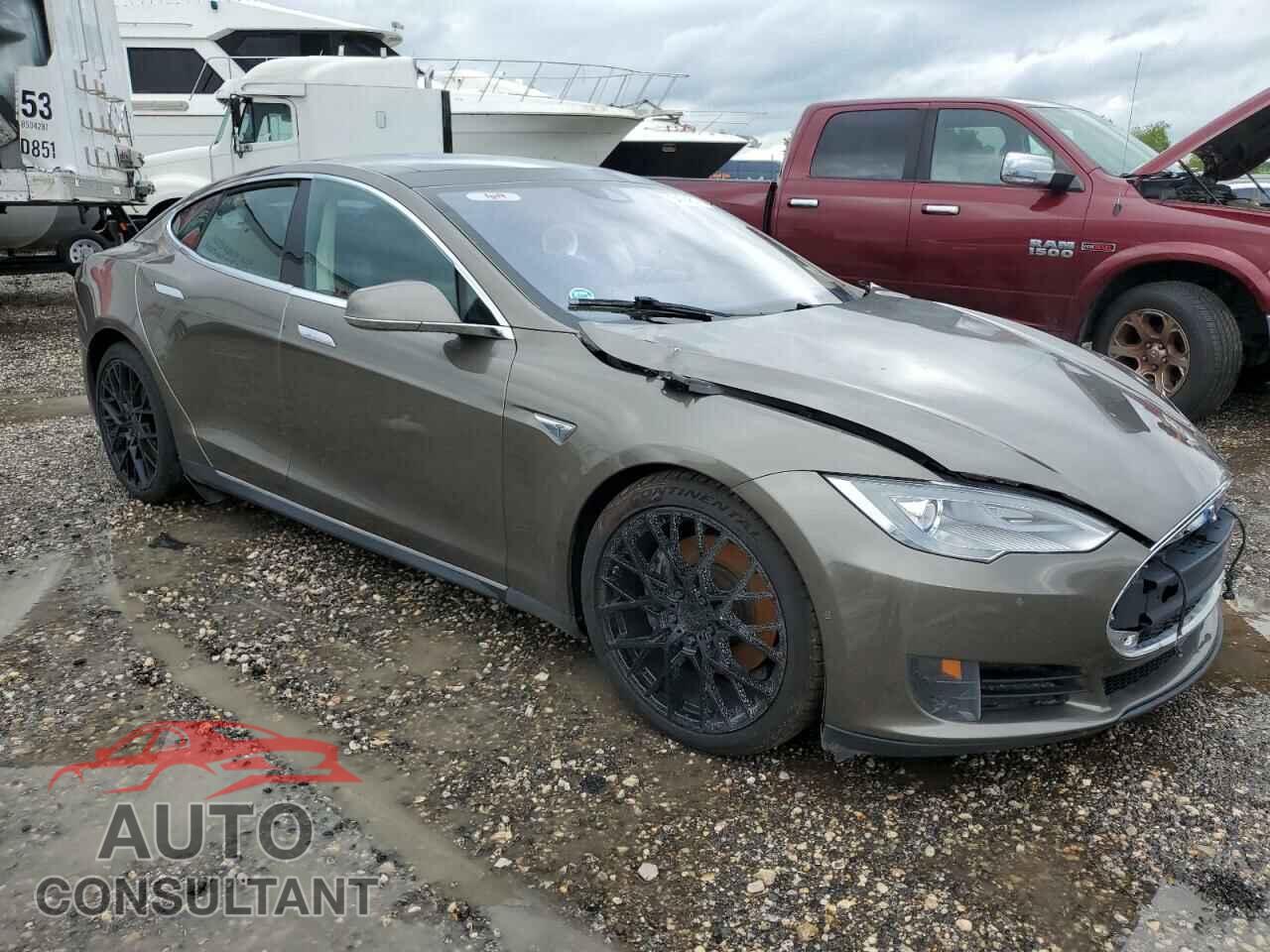 TESLA MODEL S 2015 - 5YJSA1E20FF117464