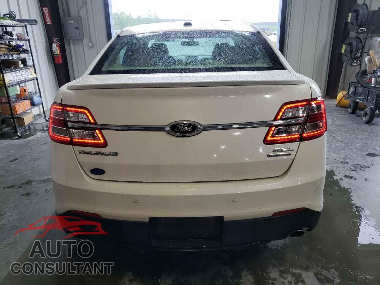 FORD TAURUS 2016 - 1FAHP2E82GG139899