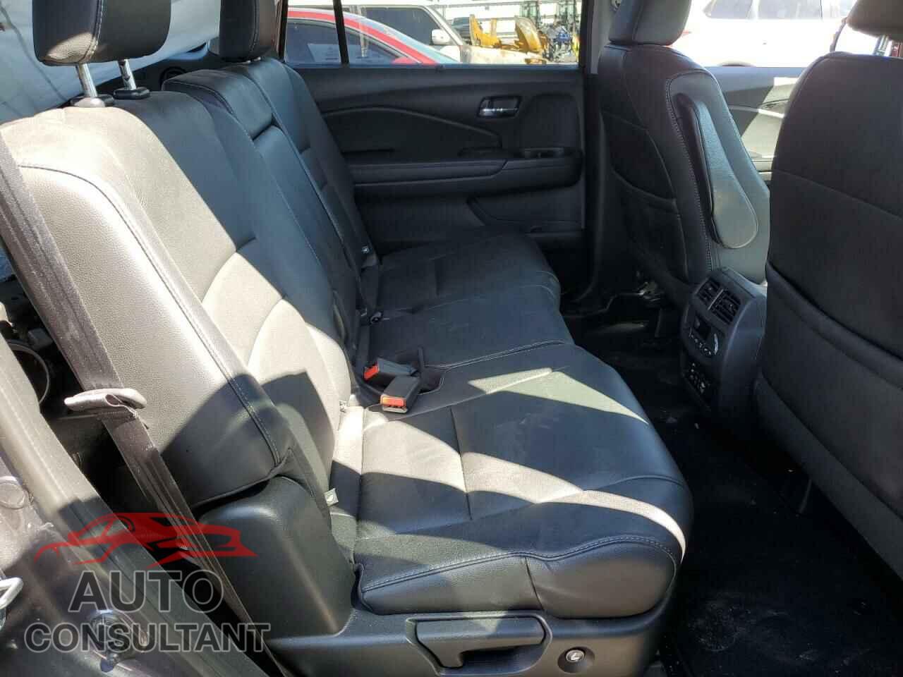 HONDA PILOT 2017 - 5FNYF6H97HB066792
