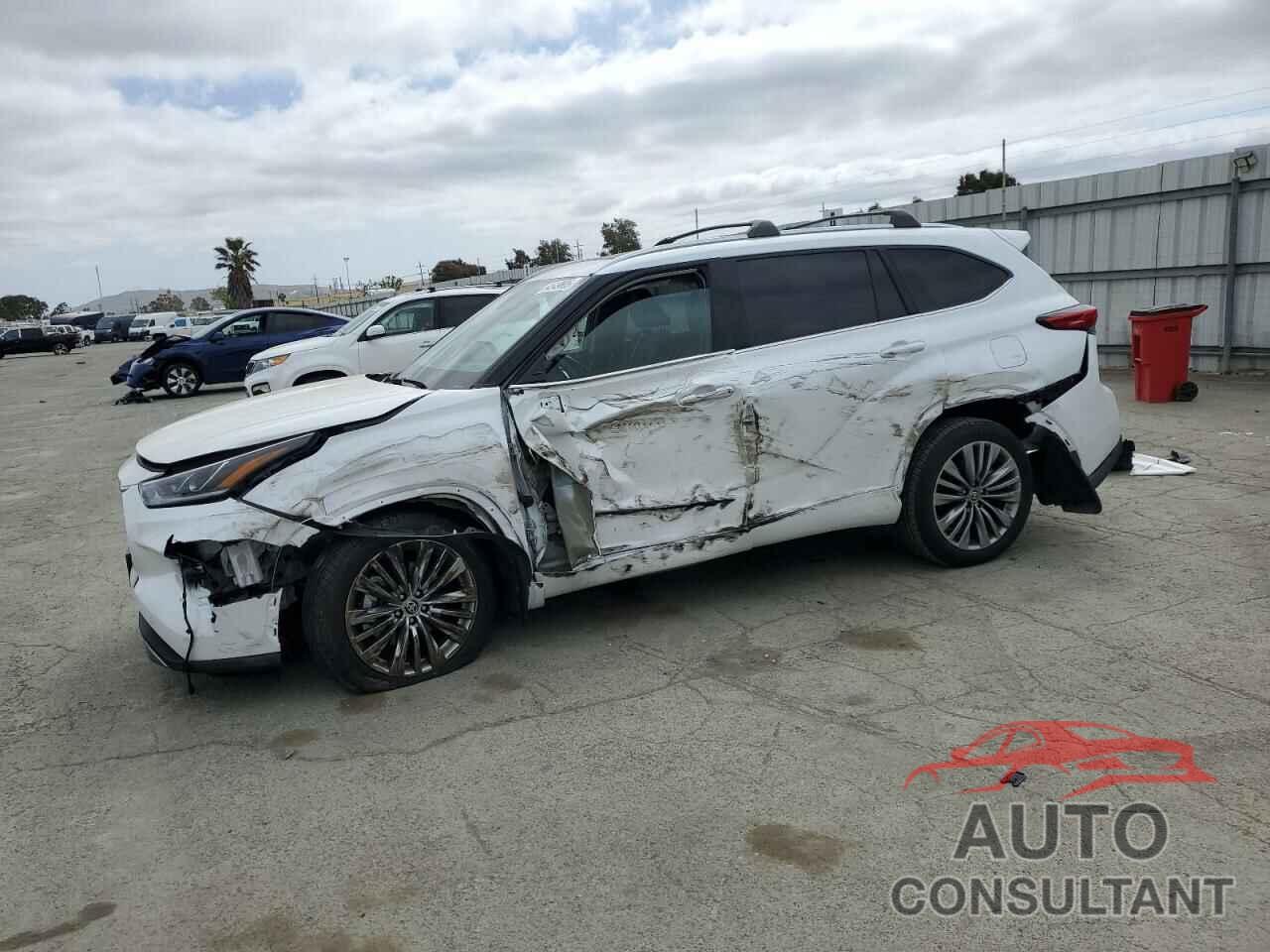 TOYOTA HIGHLANDER 2022 - 5TDEBRCH8NS090895