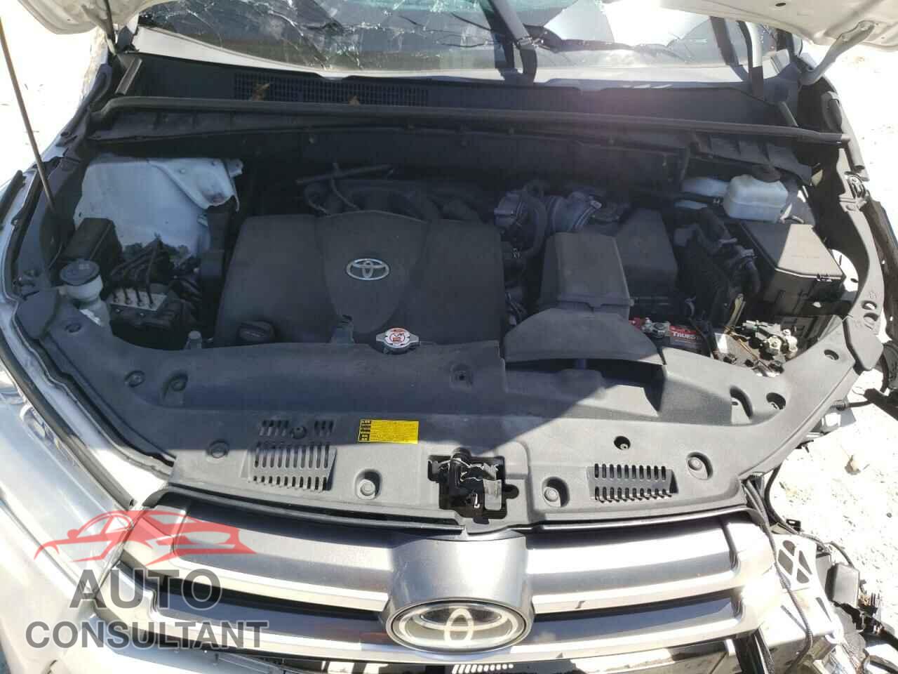 TOYOTA HIGHLANDER 2019 - 5TDBZRFH0KS993385