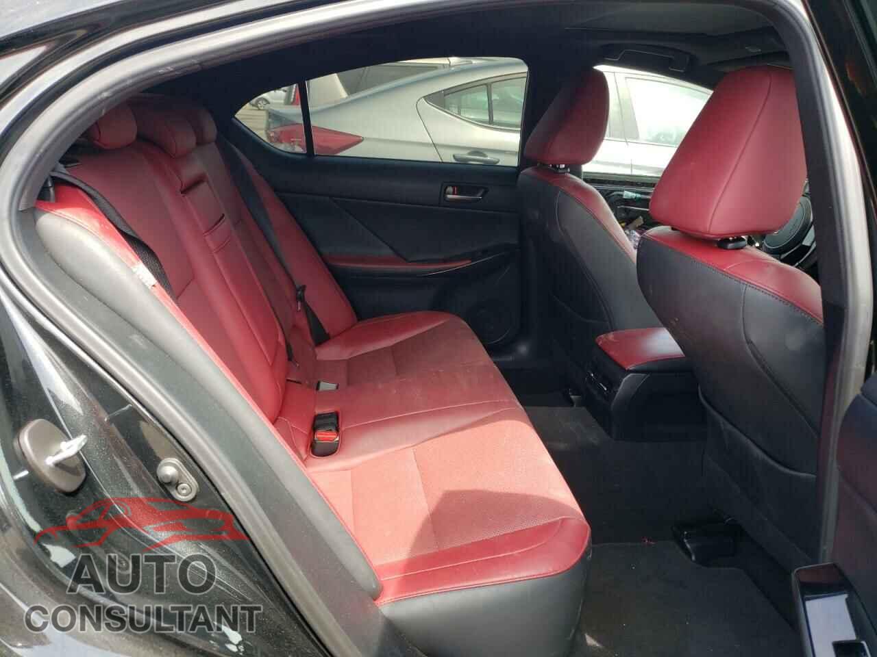 LEXUS IS 2021 - JTHCA1D26M5110957