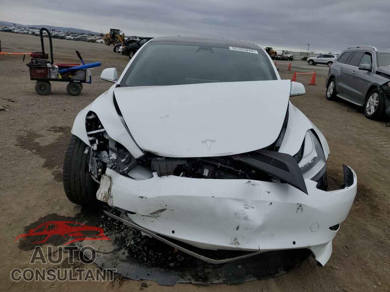 TESLA MODEL 3 2018 - 5YJ3E1EB4JF084356