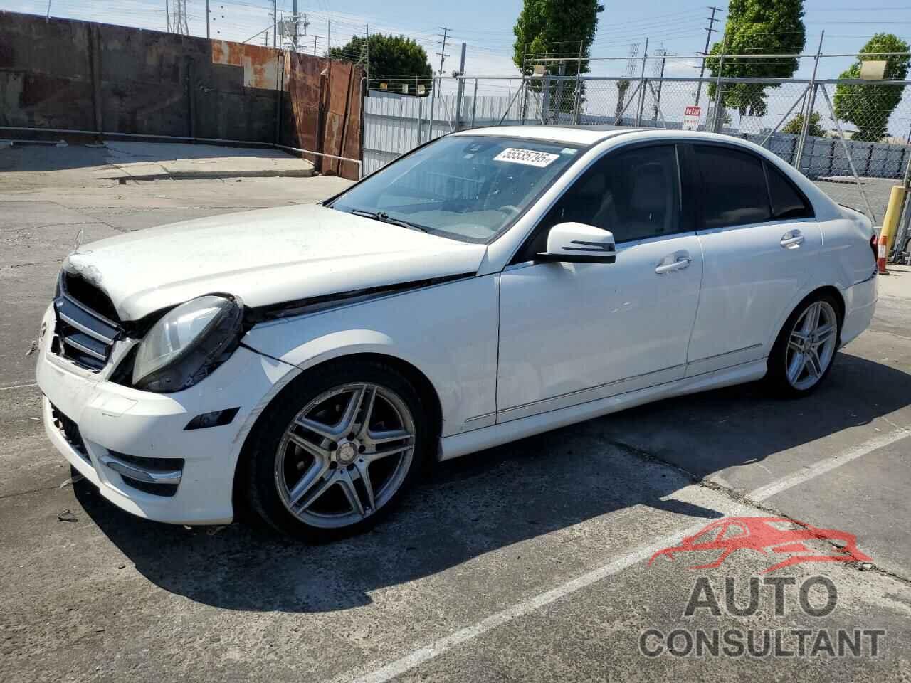 MERCEDES-BENZ C-CLASS 2013 - WDDGF4HB8DR250135
