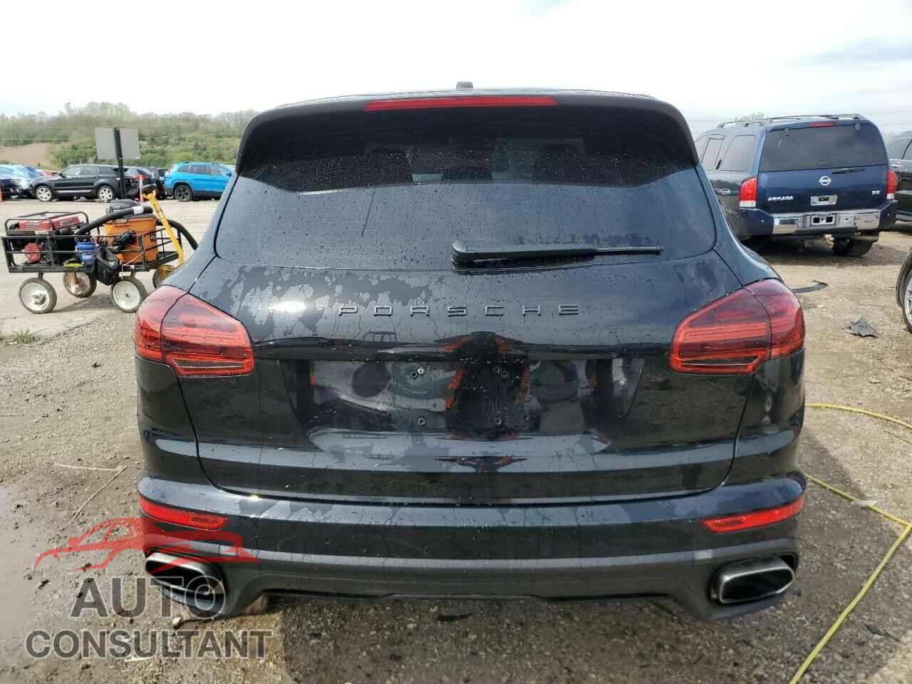 PORSCHE CAYENNE 2018 - WP1AA2A24JKA03565