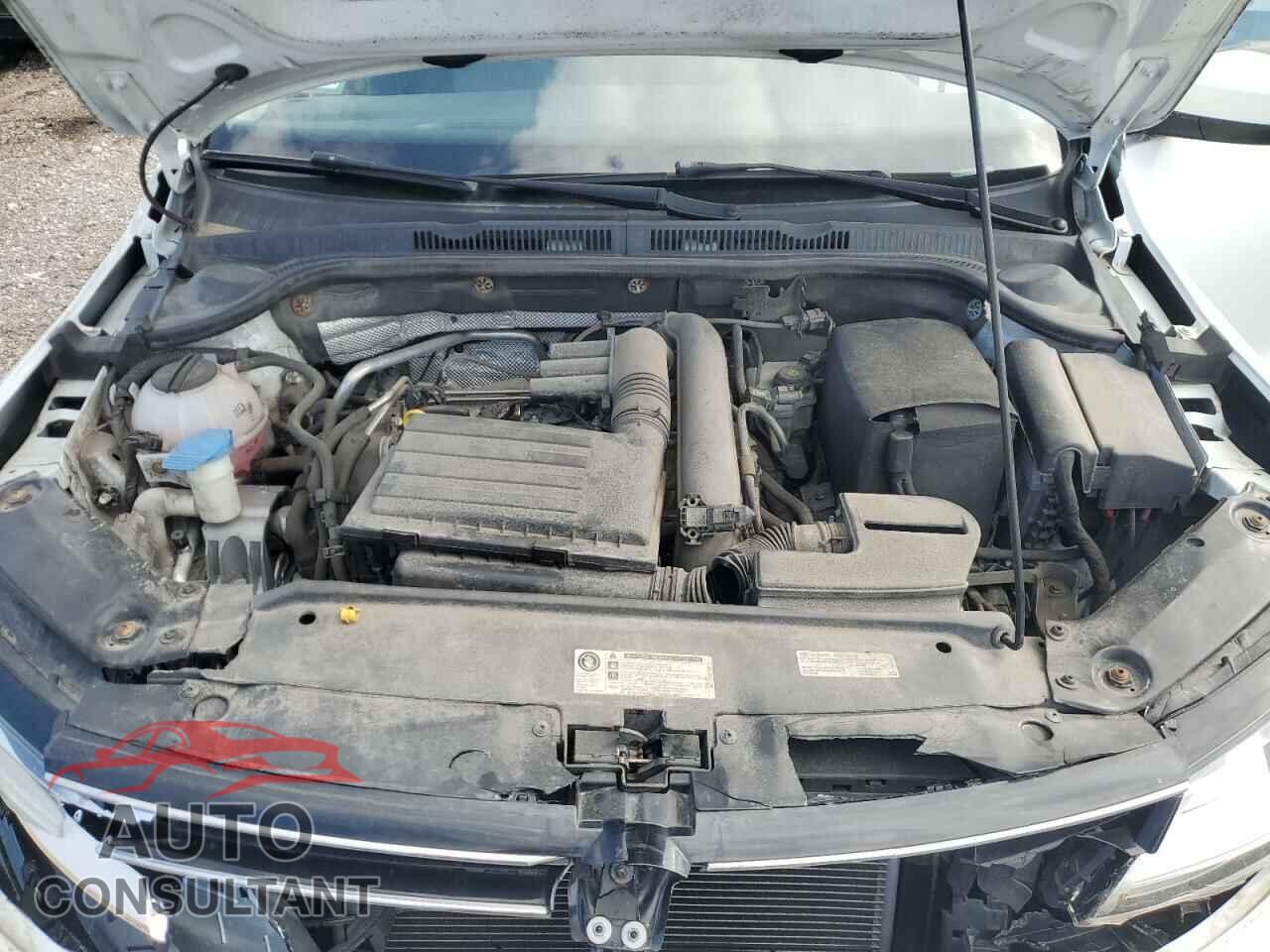 VOLKSWAGEN JETTA 2017 - 3VW2B7AJ7HM380141