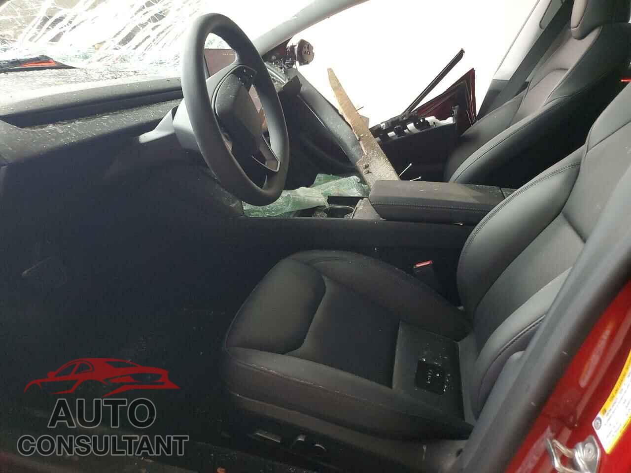 TESLA MODEL 3 2024 - 5YJ3E1EB3RF818657