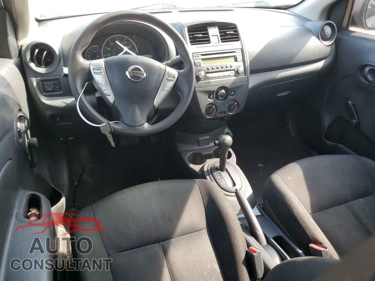 NISSAN VERSA 2017 - 3N1CN7AP3HL858938