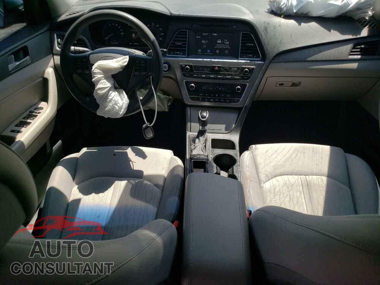 HYUNDAI SONATA 2017 - KMHE24L17HA046048